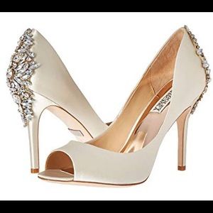 Badgley Mischka Nilla Pump (New without box)